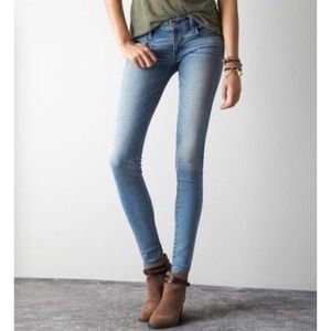 AEO Light Wash Super Stretch Jeans